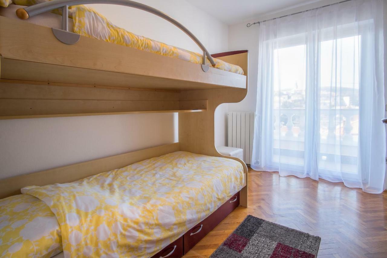 Apartman Cubranic Vrbnik (Primorje-Gorski Kotar) Exterior photo